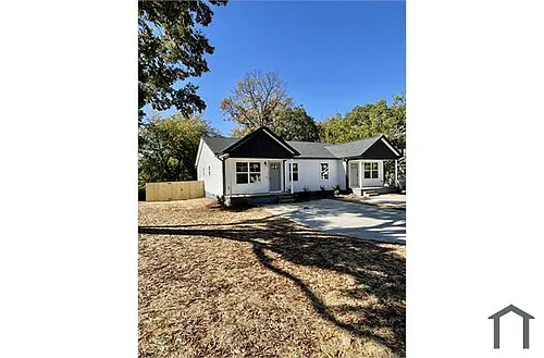 414 White Oak St Photo 1