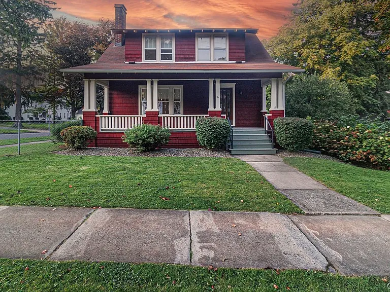6 Sanger Ave — Photo 1