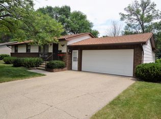 1309 Mel Ros Dr, Aberdeen, SD 57401