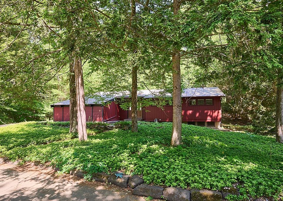1st image of 15 Red Fox Ln