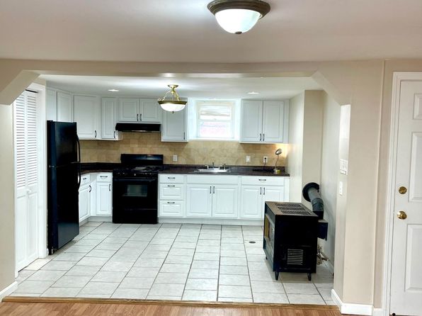 101 E Main St APT 4