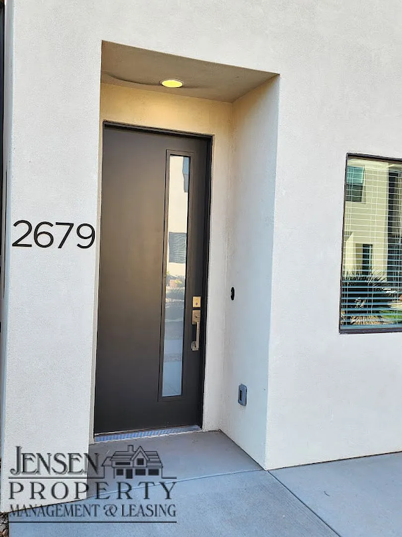Newer Town Home in St. George- Lazy River & Community Pool — Photo 4
