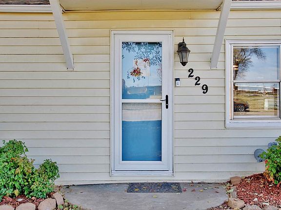 4th image of 229 N Westview Dr