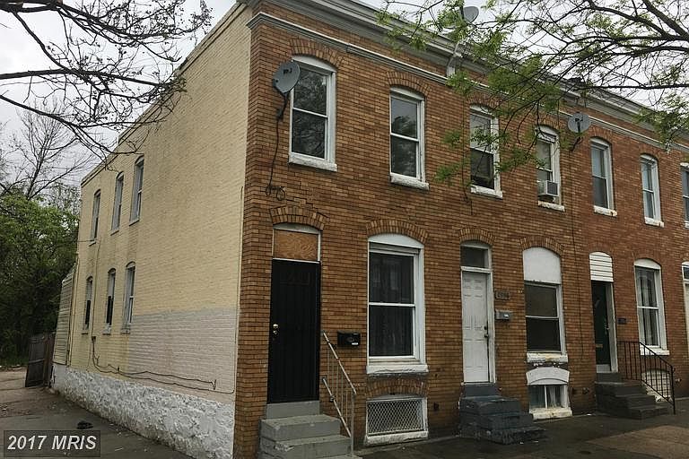1st image of 2760 Wilkens Ave