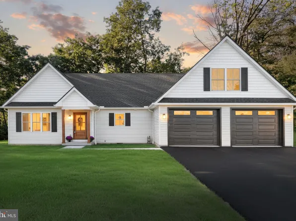 60 Indian Springs Rd, Red Lion, PA 17356