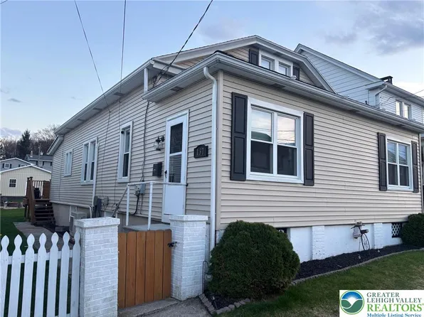 137 E Walter St, Summit Hill, PA 18250