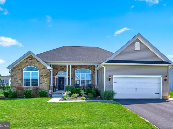 410 Edie Cir, Stewartstown, PA 17363