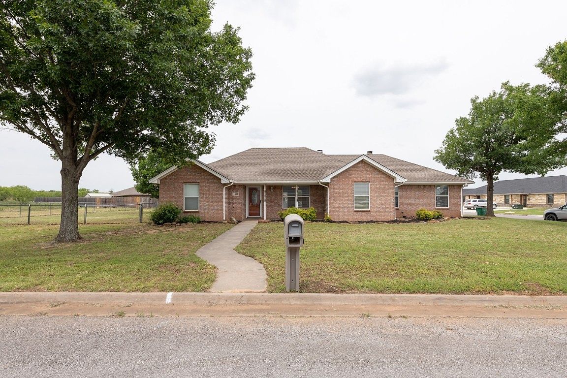 1441 Saddle Trl, Henrietta, TX 76365 Zillow