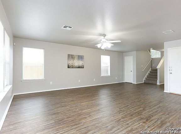 4th image of 356 Meadow Park