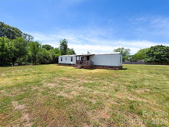 3rd image of 3889 Needmore Rd