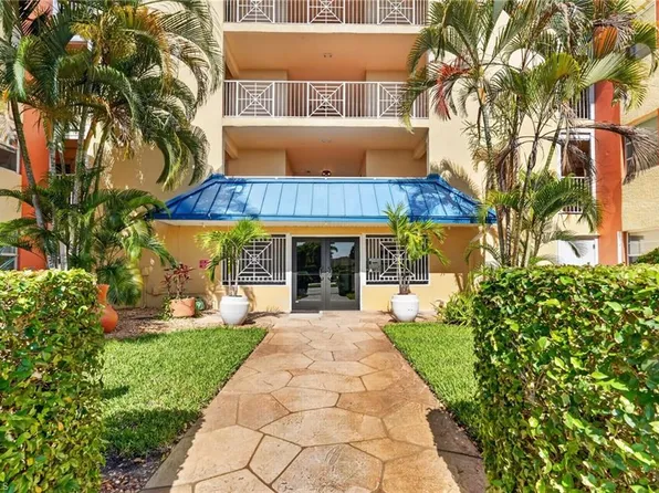 200 Pebble Beach BLVD #D103, NAPLES, FL 34113