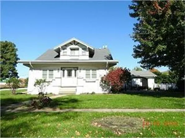 401 2nd St, State Center, IA 50247