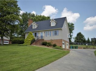 824 Newington Dr, Clemmons, NC 27012