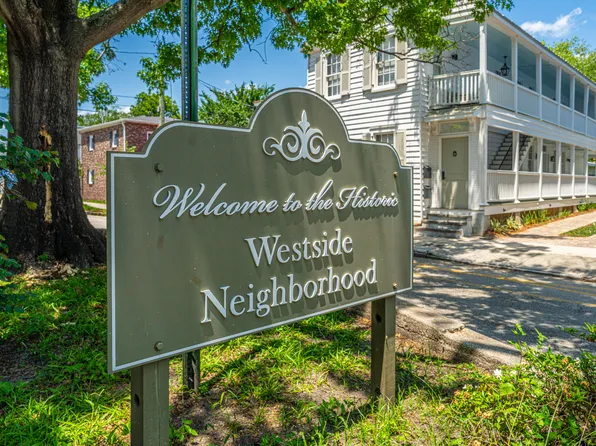 200 Fishburne St, Charleston, SC 29403