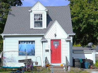 207 E Buchanan St, Winterset, IA 50273