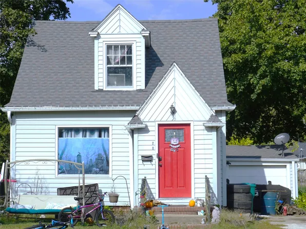 207 E Buchanan St, Winterset, IA 50273