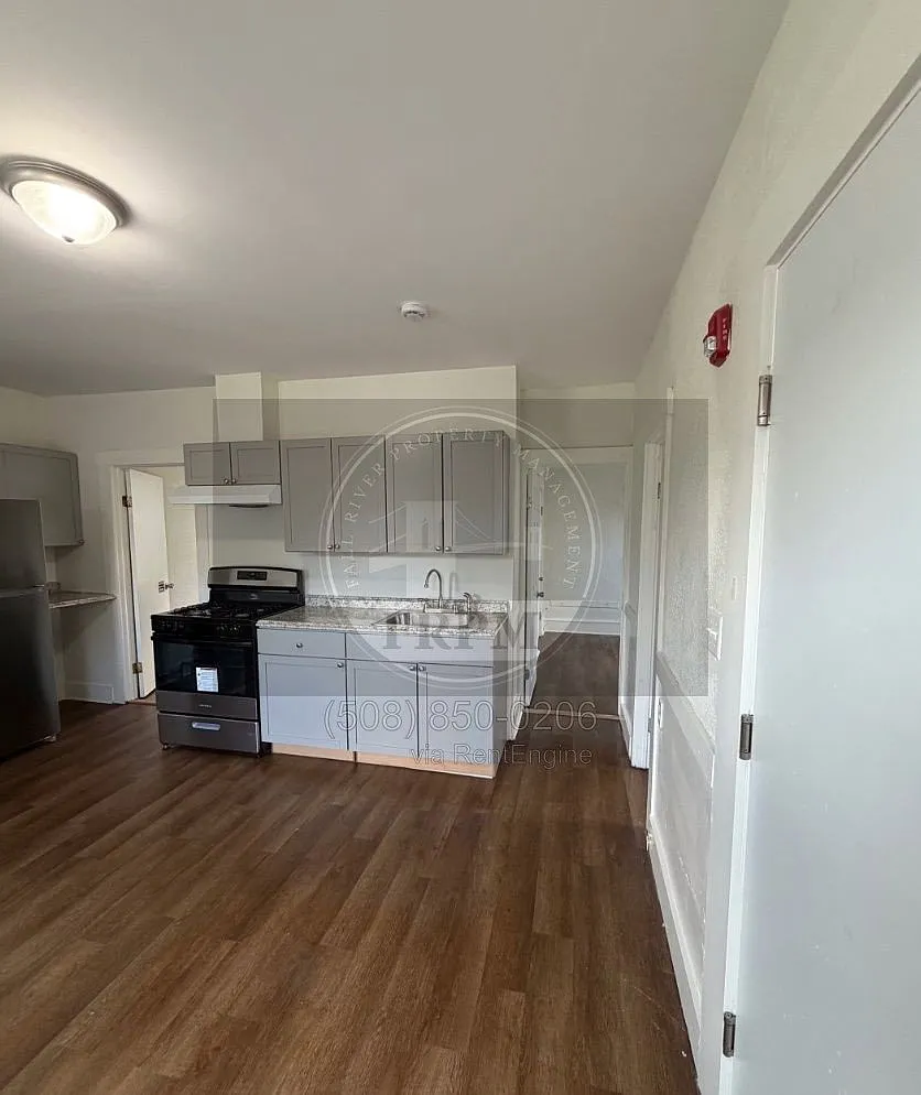 297 N Front St — Photo 3