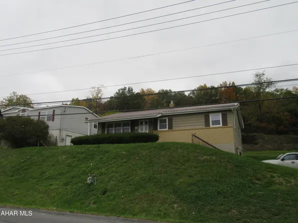 2309 Adams Ave, Tyrone, PA 16686