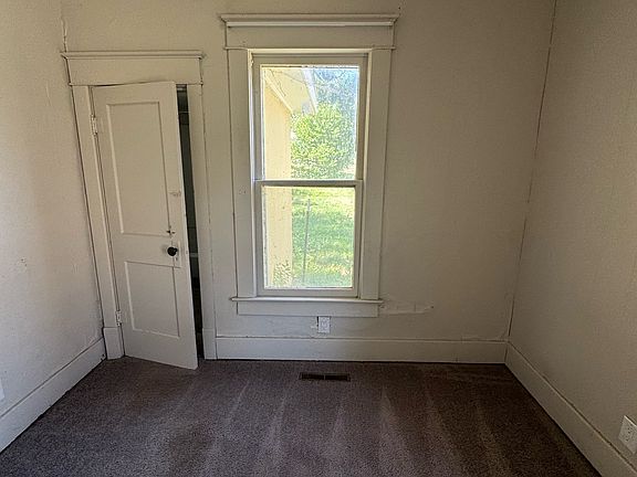 4th image of 603 N Thompson St