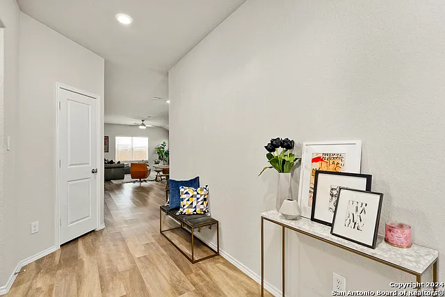 3 bed, 2.0 bath, 1910 sqft, $1,850 — Photo 3