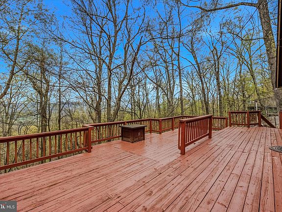 29th image of 494 Glenwood Ln
