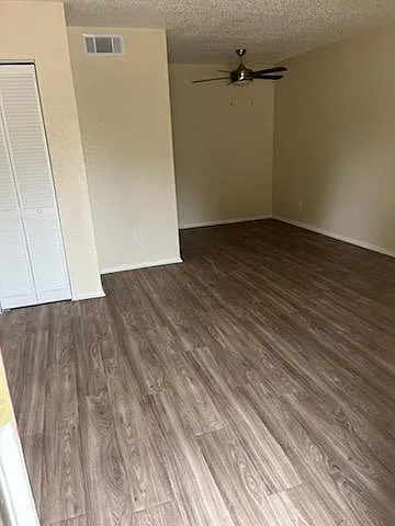Oakcrest — Photo 5