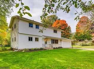 8155 Wynnwood Rd, Golden Valley, MN 55427