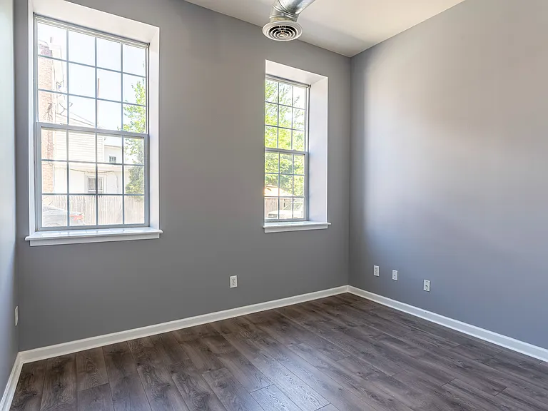 2 Bed / 1 Bath - Franklin Manor 2 Bed / 1 Bath - Franklin Manor