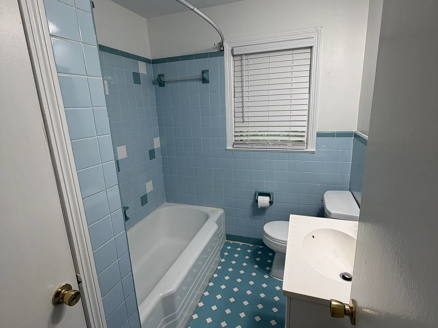 4 bed, 2000 sqft, $1,500 — Photo 4