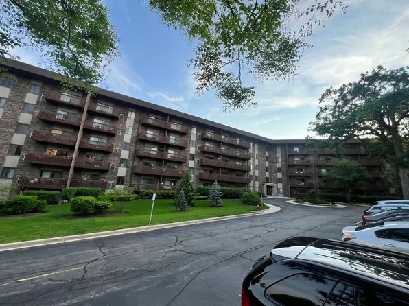 120 Lakeview Dr APT 419, Bloomingdale, IL 60108