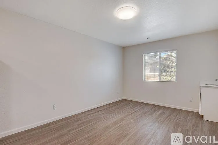 405 S 10th St #6 — Photo 3
