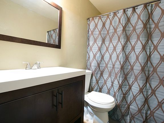 4th image of 16821 5th Avenue Ct E