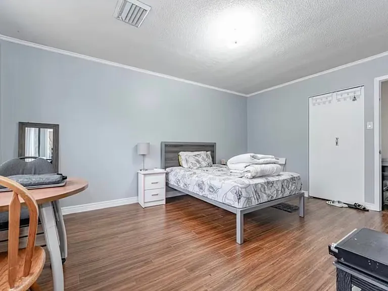 121 University Ave E #64 — Photo 14