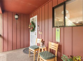 25074 Lake Fenwick Rd APT C, Kent, WA 98032