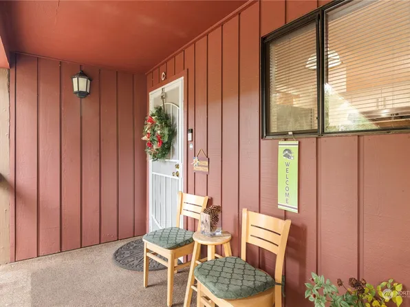 25074 Lake Fenwick Road #C, Kent, WA 98032