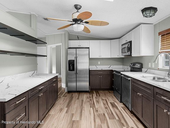 4th image of 13622 Oakwood Dr