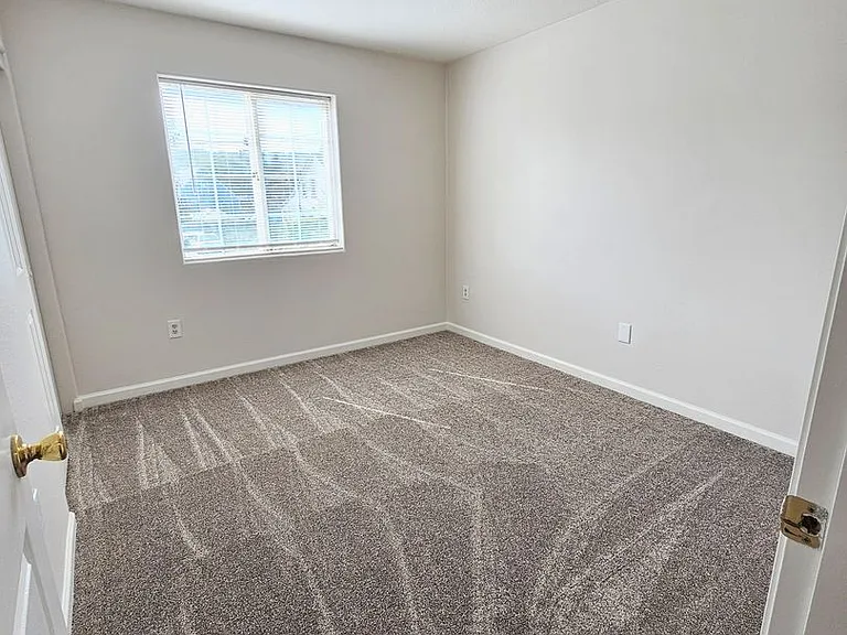 9833 N Lombard St — Photo 13