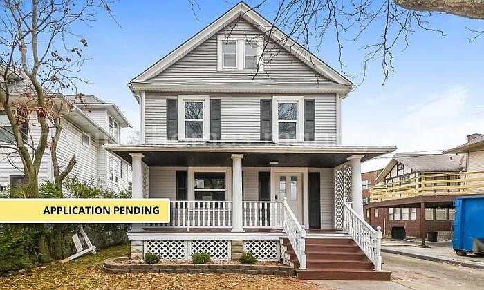 1st image of 1416 Larchmont Ave