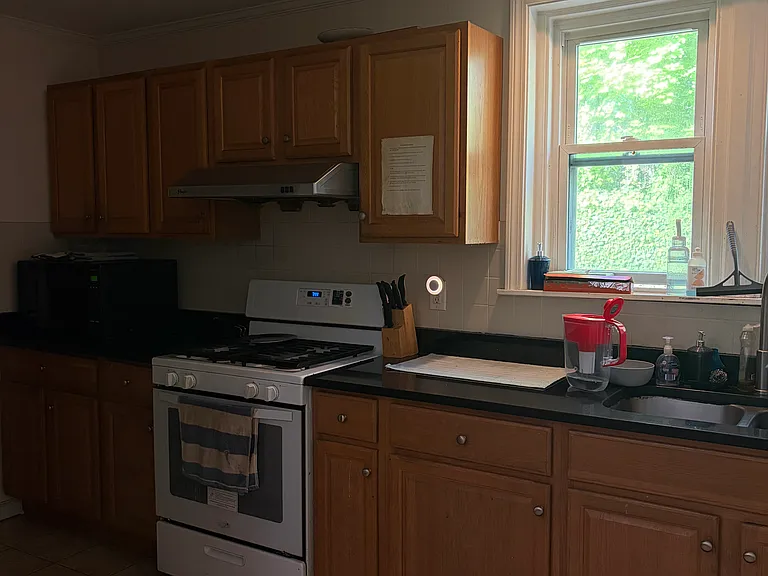 10 Brower St #A4 — Photo 7