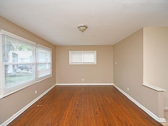 3rd image of 3409 Belltone Ave