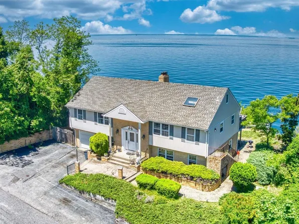 345 Soundview Drive, Rocky Point, NY 11778
