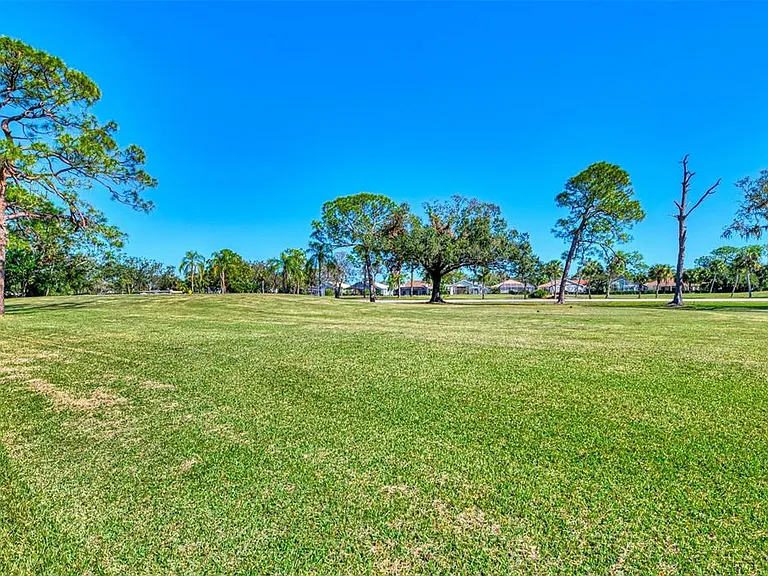 5761 Avista Dr #5761 — Photo 46