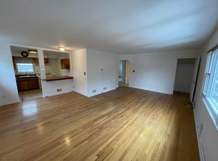 567 Stewart St, Ridgefield, NJ 07657