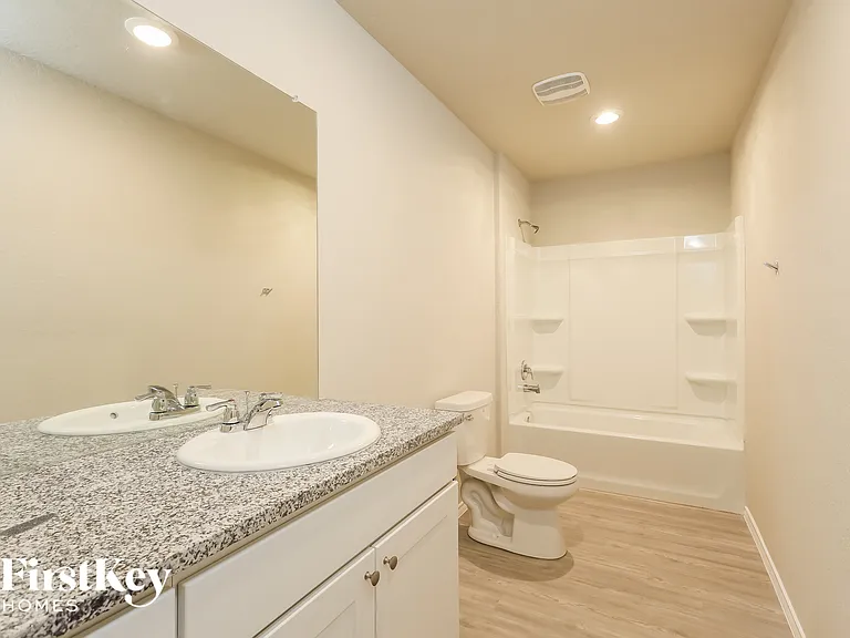 10719 Prusiner Dr — Photo 10
