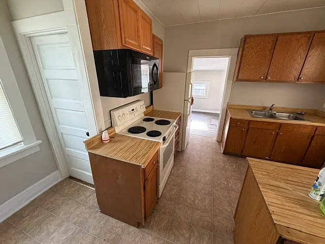 127 N Randolph St — Photo 9