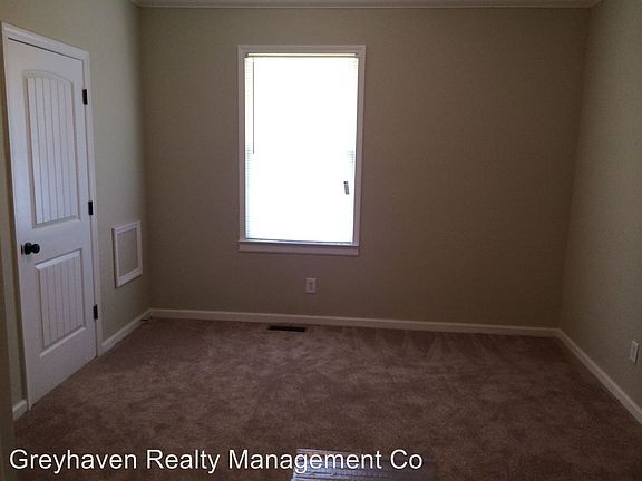 4th image of 3789 Dixie Cir
