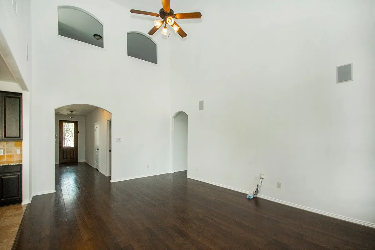 Building Photo - 917 Swan Ridge Dr
