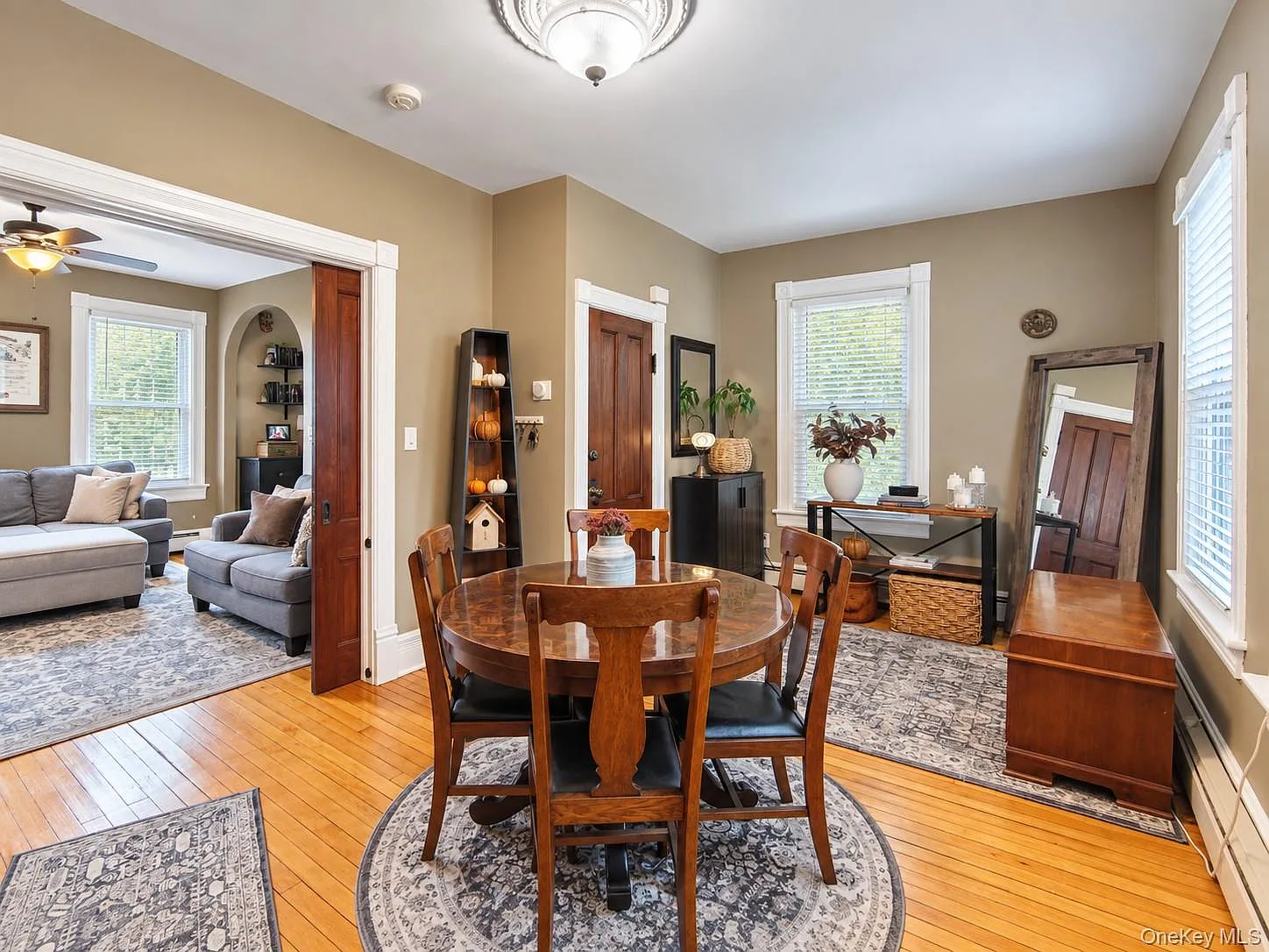 2 bed, 1.0 bath, 1100 sqft, $2,200 — Photo 4
