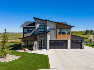 1706 Harp Hawk Dr, Bismarck, ND 58503