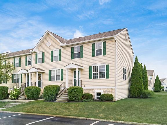 3rd image of 7215 Colonial Affair Dr #12
